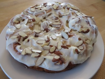 Cinnamon Caramel Rolls With Almond Frosting 060 (Mobile)