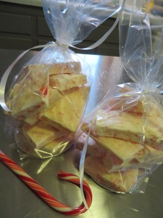 Holiday Peppermint Bark Recipe 093 (Mobile)